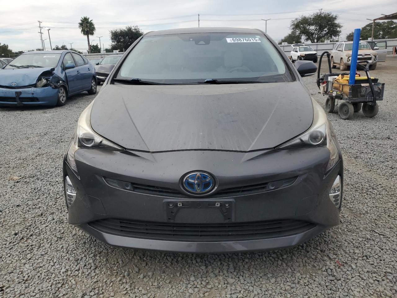 2017 TOYOTA PRIUS photo 5