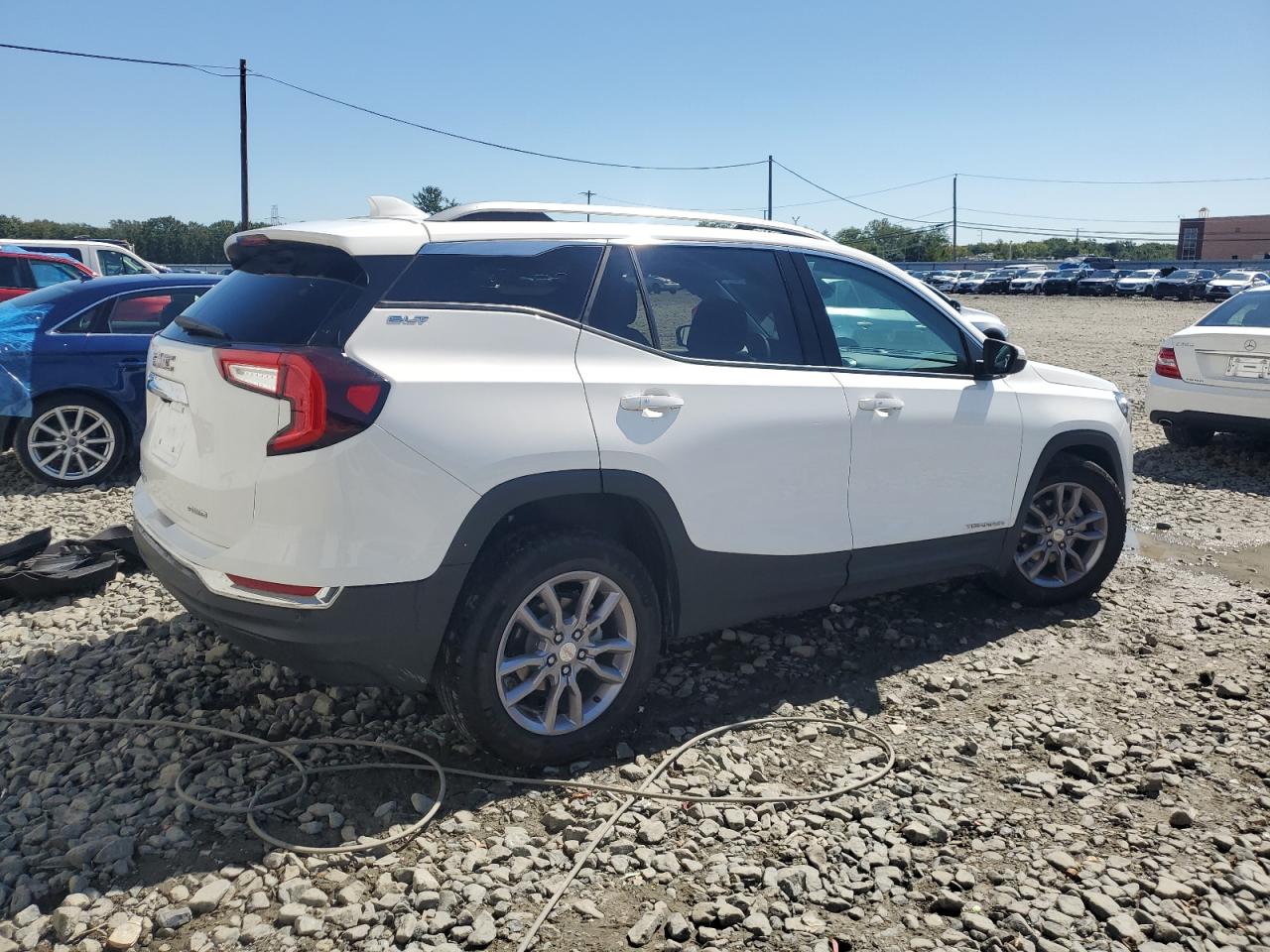 2024 GMC TERRAIN SLT photo 7
