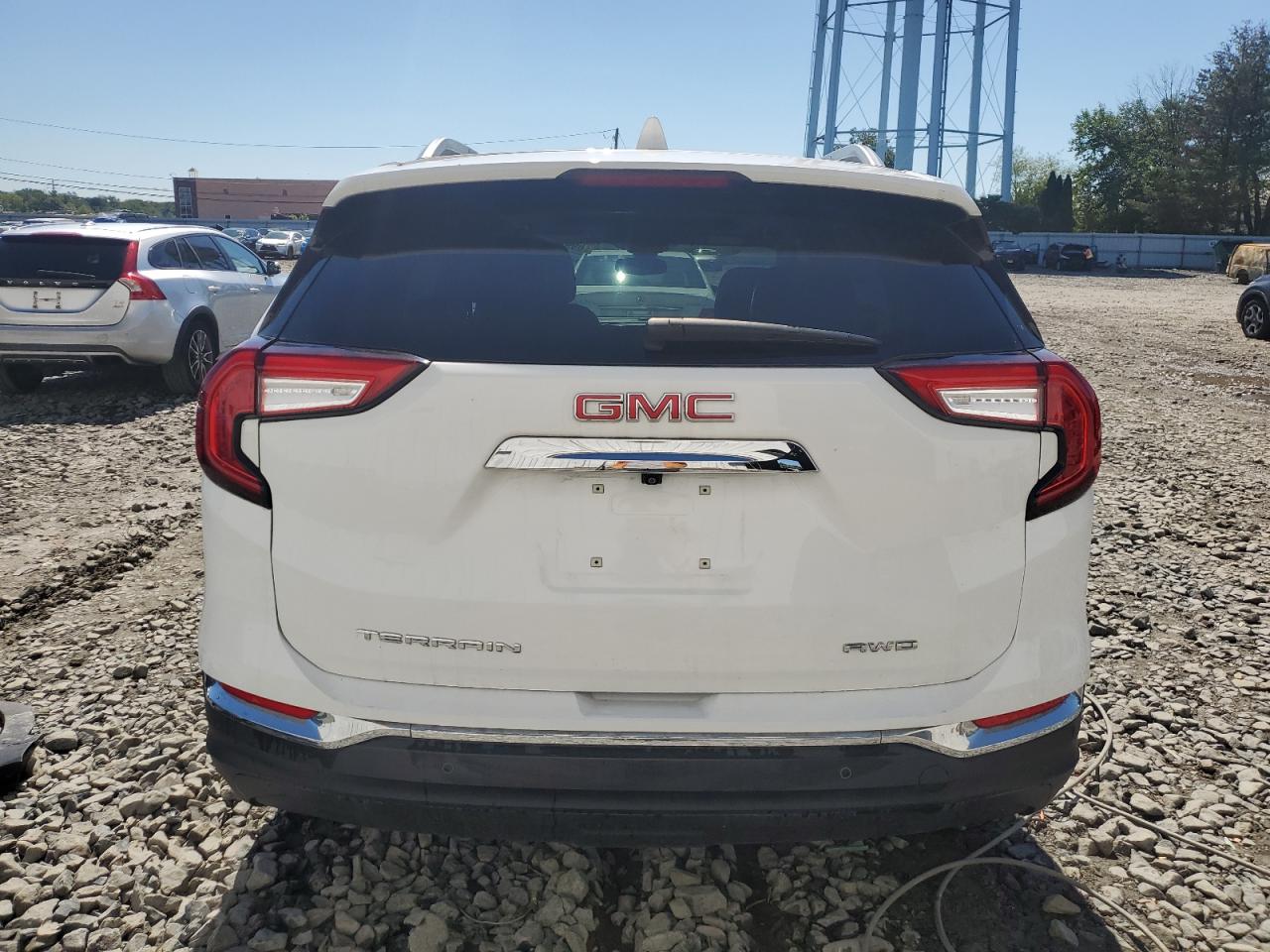 2024 GMC TERRAIN SLT photo 16