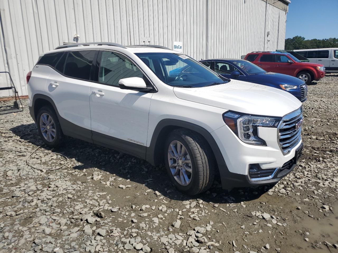 2024 GMC TERRAIN SLT photo 10