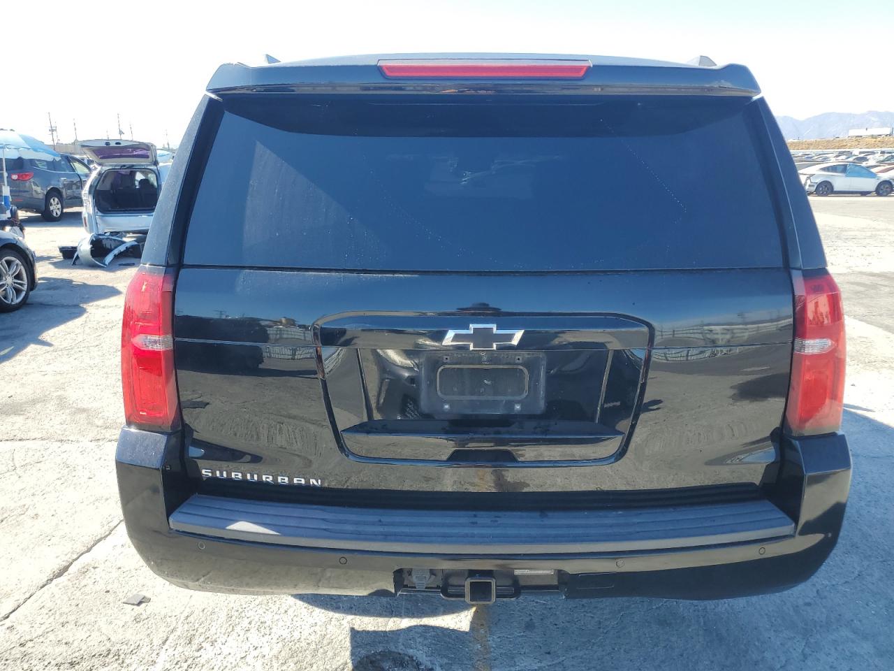 2018 CHEVROLET SUBURBAN C1500 LS photo 11