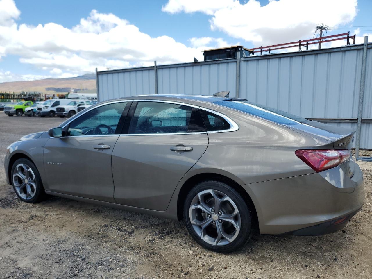 2020 CHEVROLET MALIBU LT photo 4