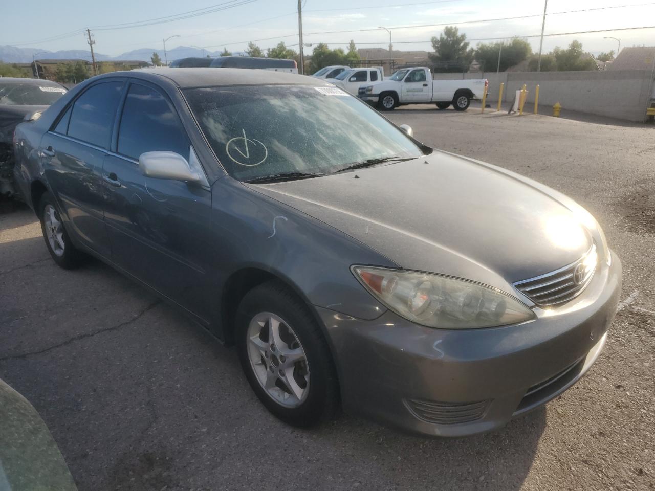 2005 TOYOTA CAMRY LE photo 4