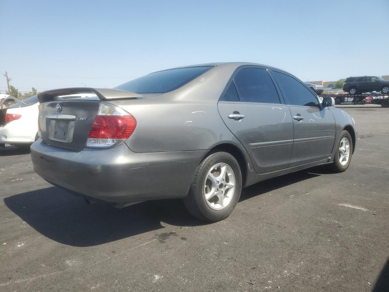 2005 TOYOTA CAMRY LE photo 3