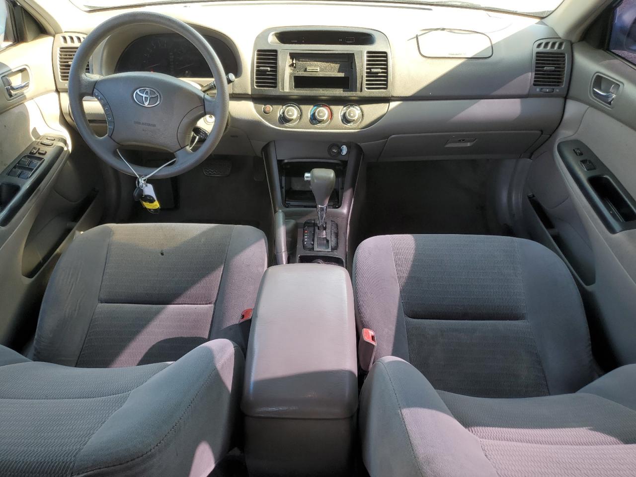 2005 TOYOTA CAMRY LE photo 8