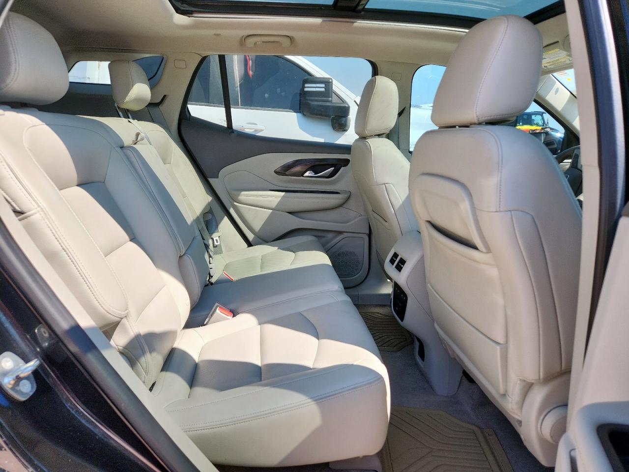 2018 GMC TERRAIN DENALI photo 21
