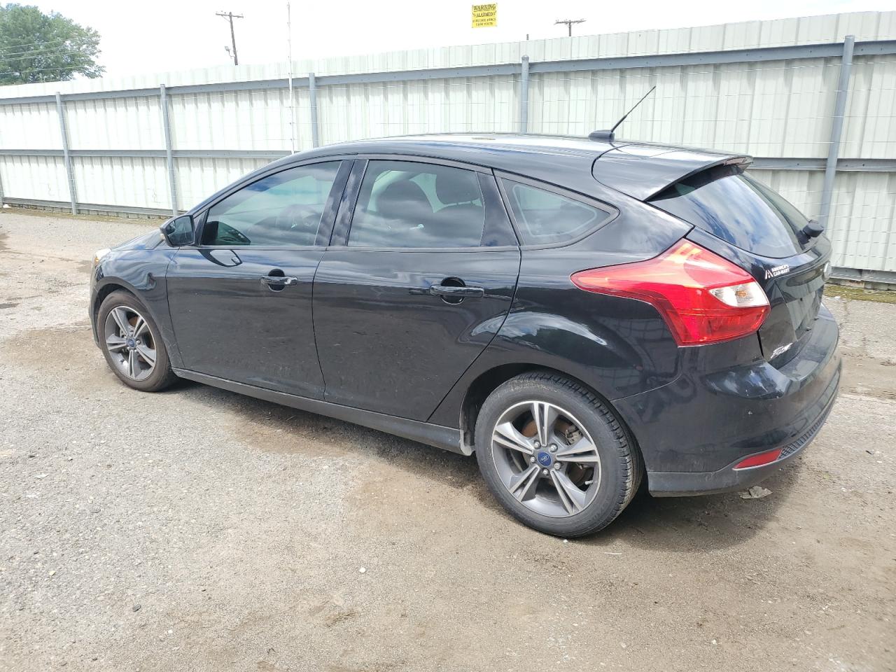 2014 FORD FOCUS SE photo 2
