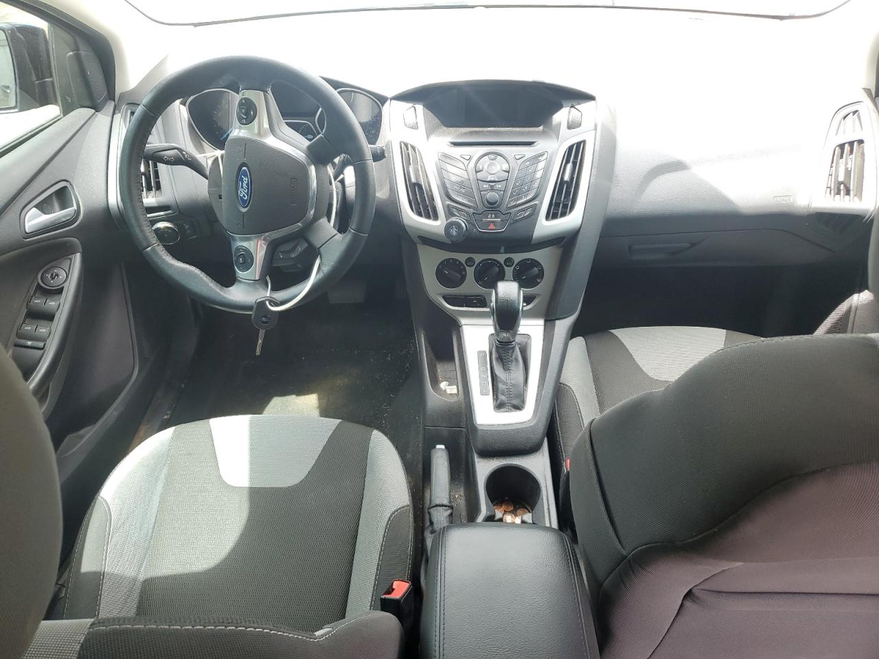 2014 FORD FOCUS SE photo 8