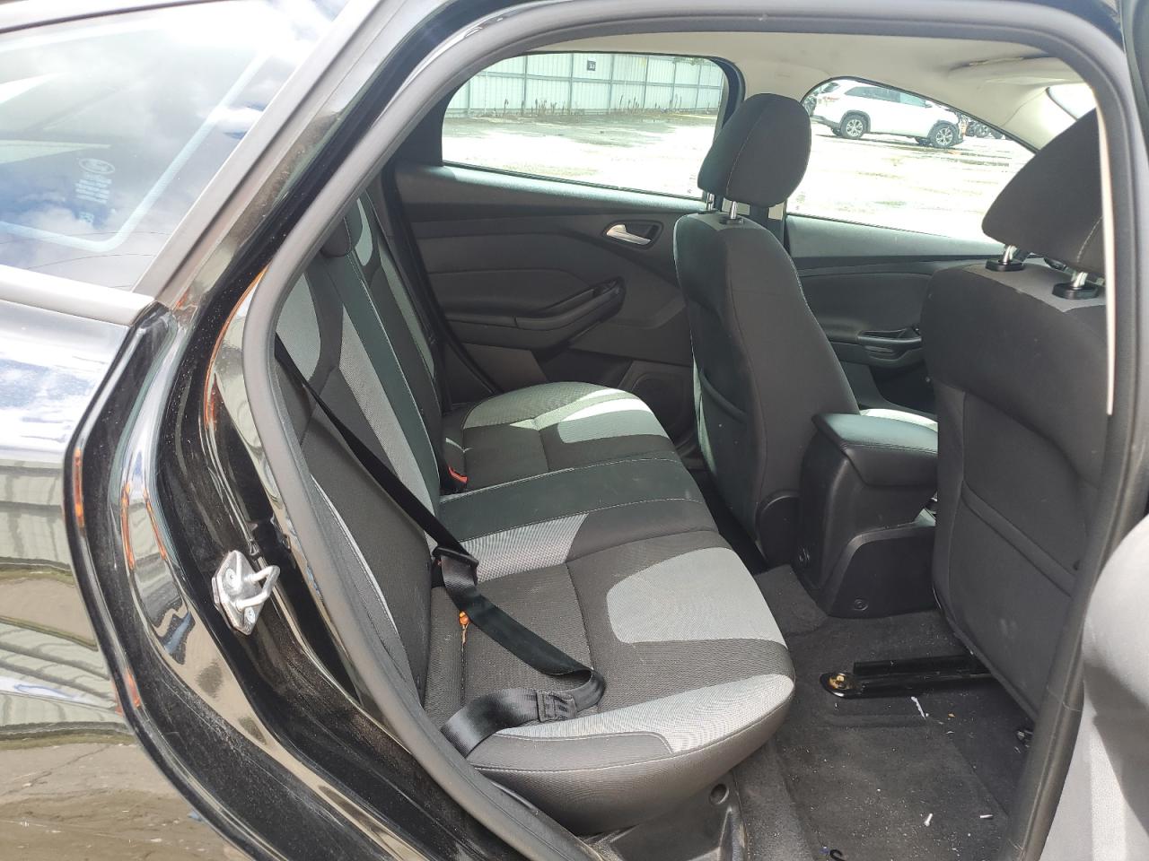 2014 FORD FOCUS SE photo 10
