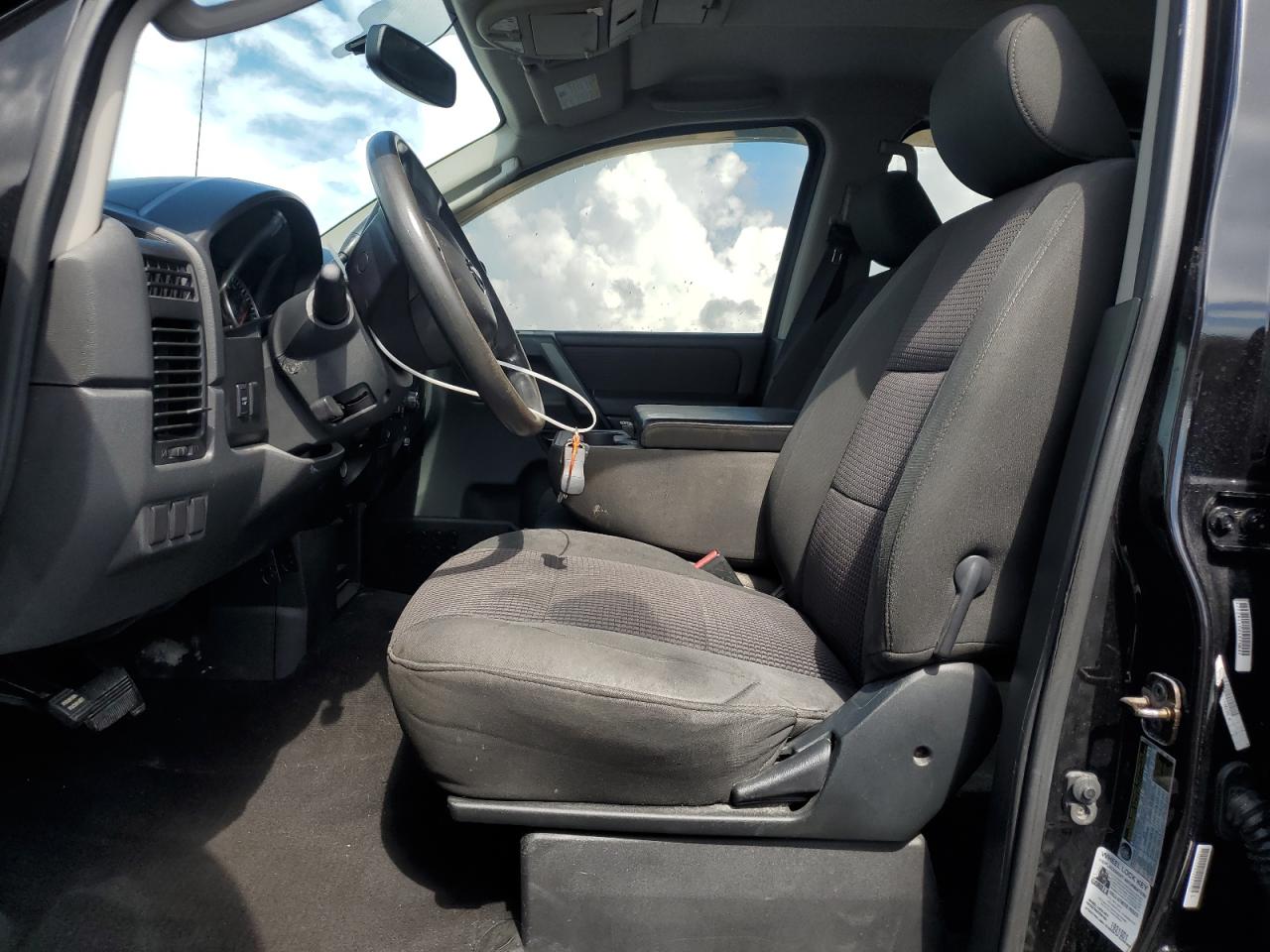 2010 NISSAN TITAN SE photo 7