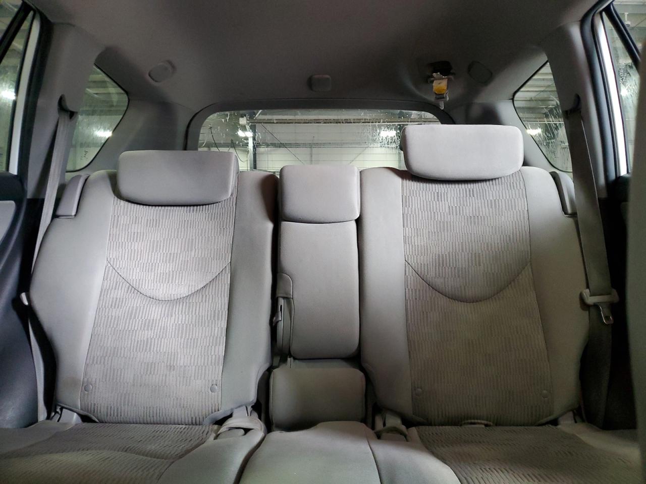 2011 TOYOTA RAV4 BASE photo 10