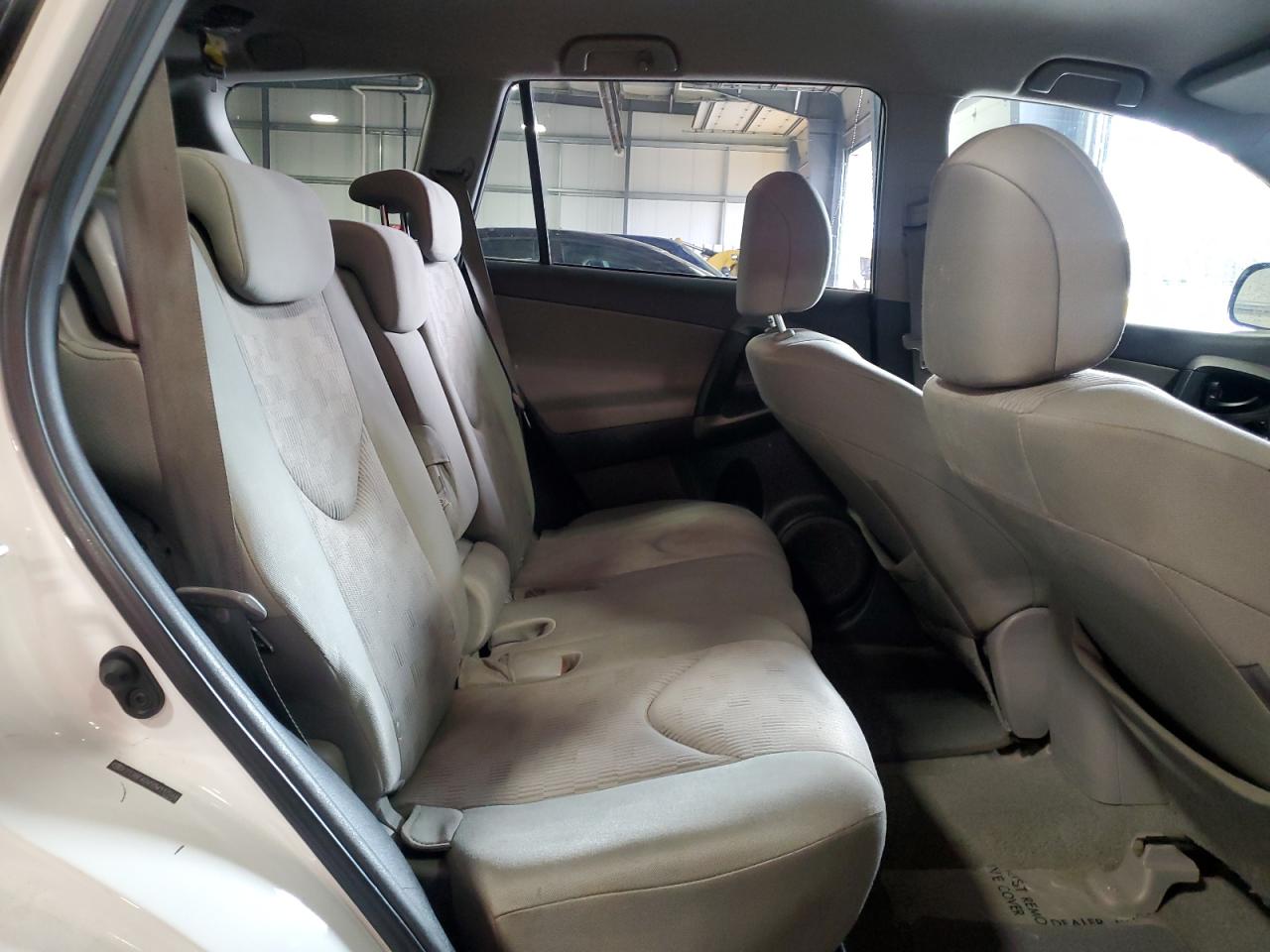 2011 TOYOTA RAV4 BASE photo 11