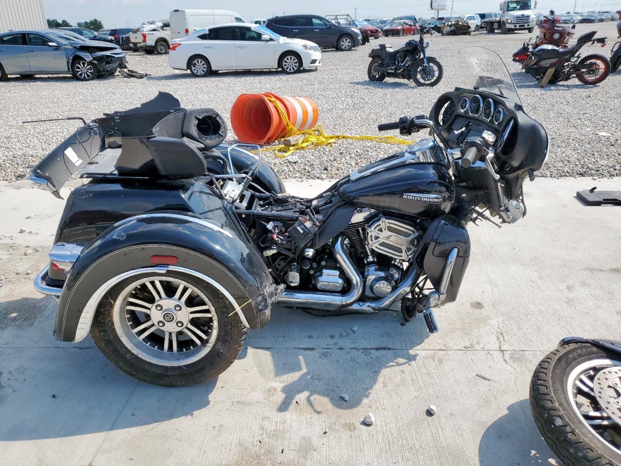 2014 HARLEY-DAVIDSON FLHTCUTG