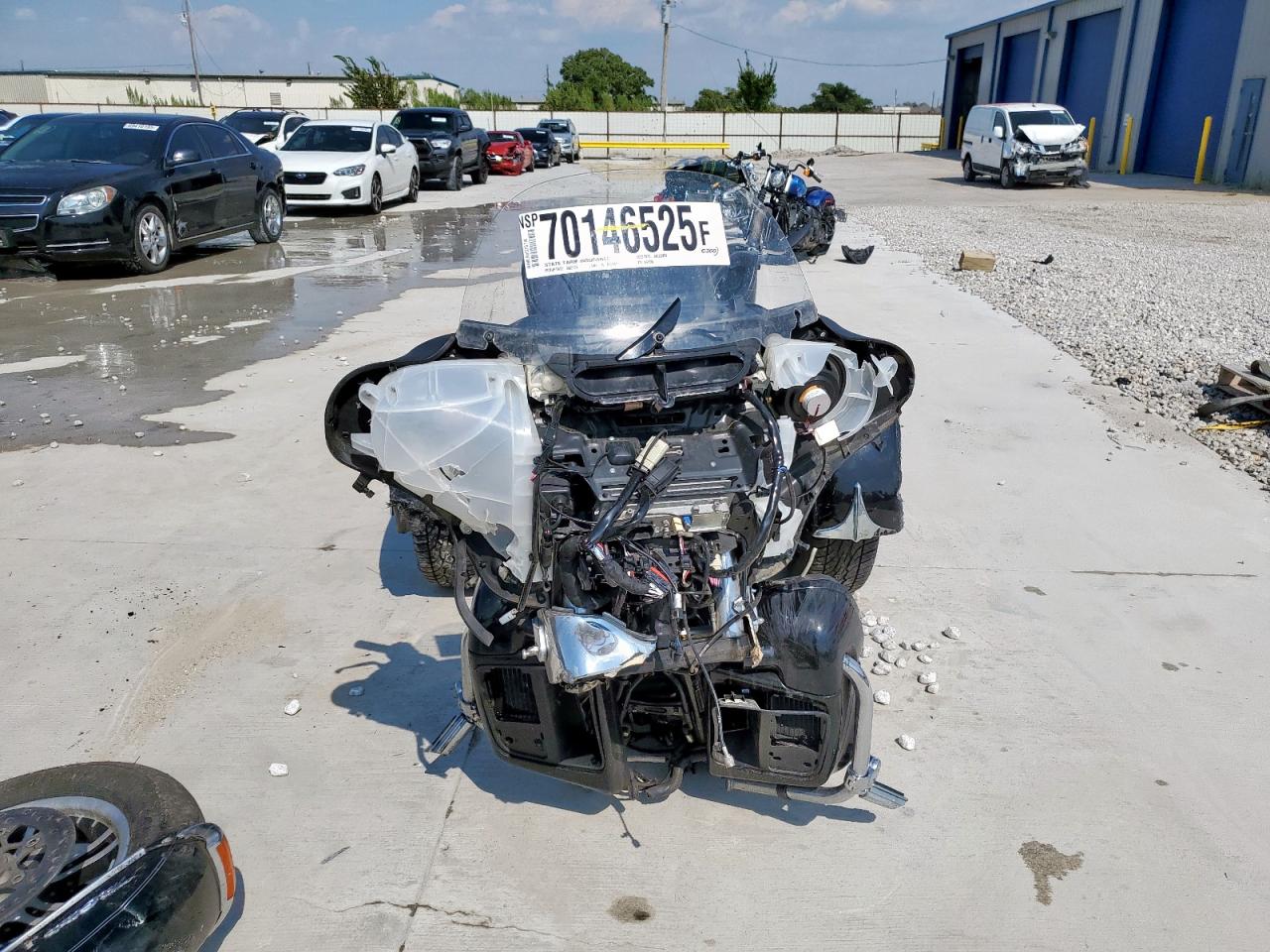 2014 HARLEY-DAVIDSON FLHTCUTG TRI GLIDE ULTRA photo 2