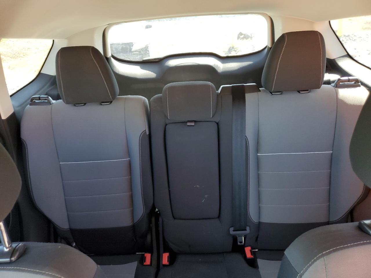 2015 FORD ESCAPE SE photo 10