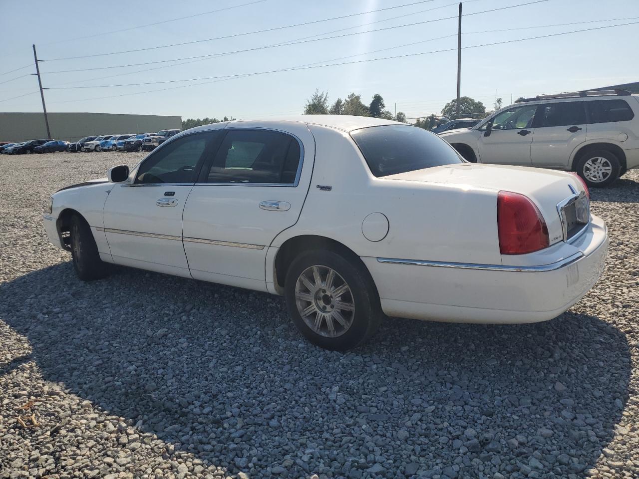 2007 LINCOLN TOWN CAR photo 4