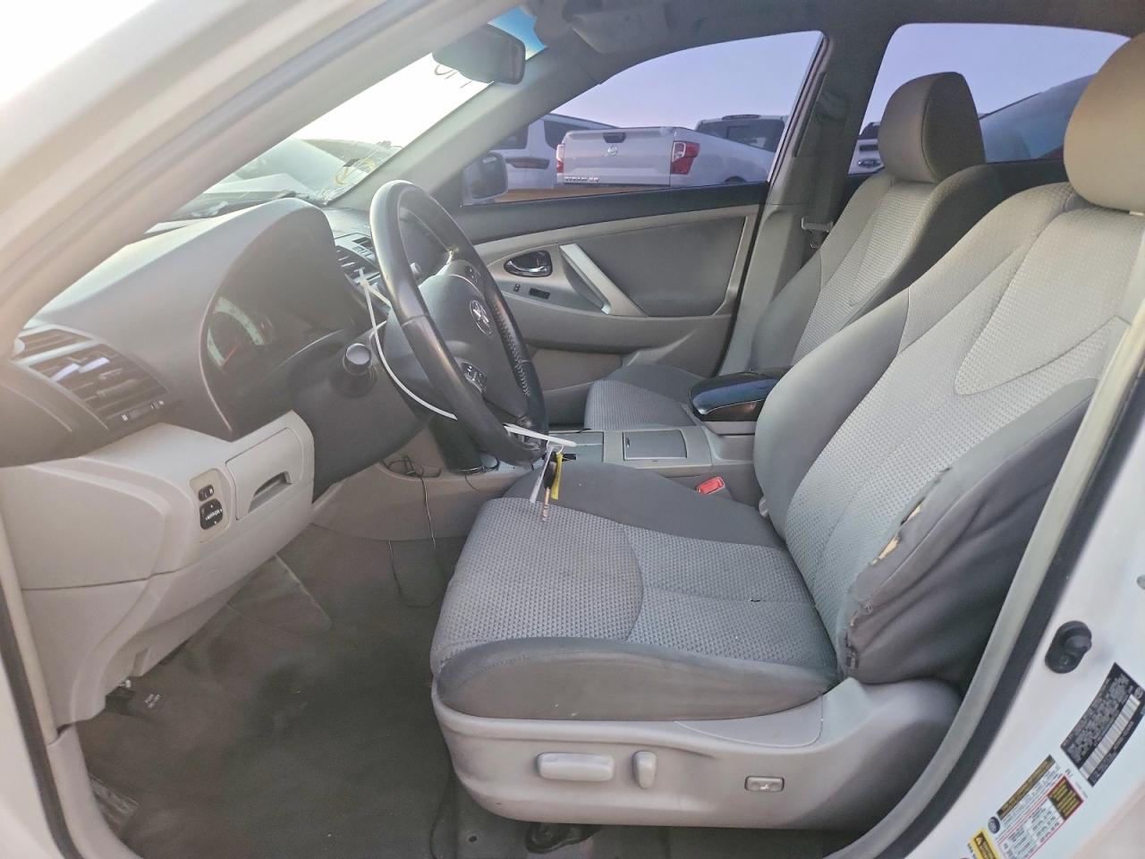 2009 TOYOTA CAMRY SE photo 7