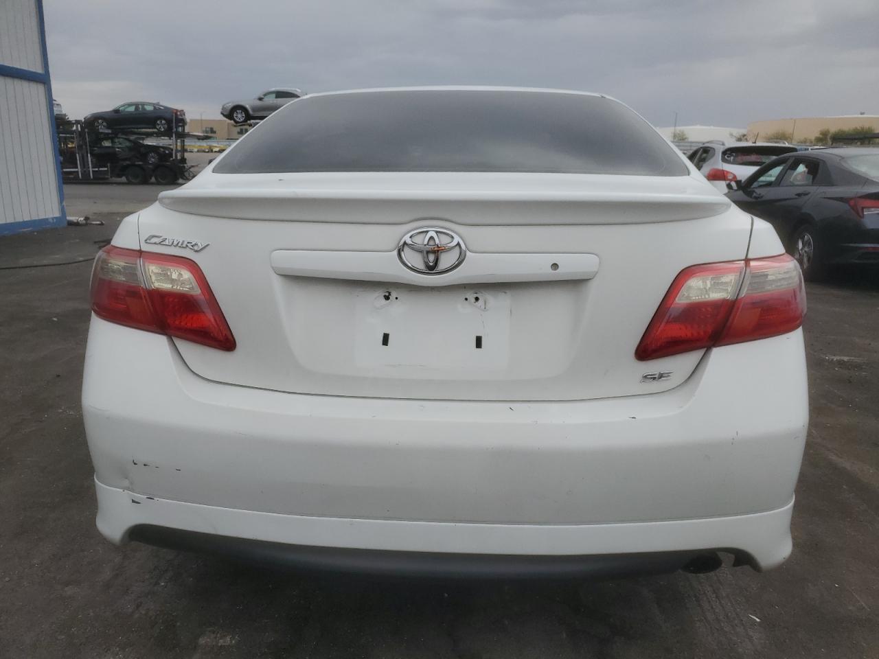 2009 TOYOTA CAMRY SE photo 6