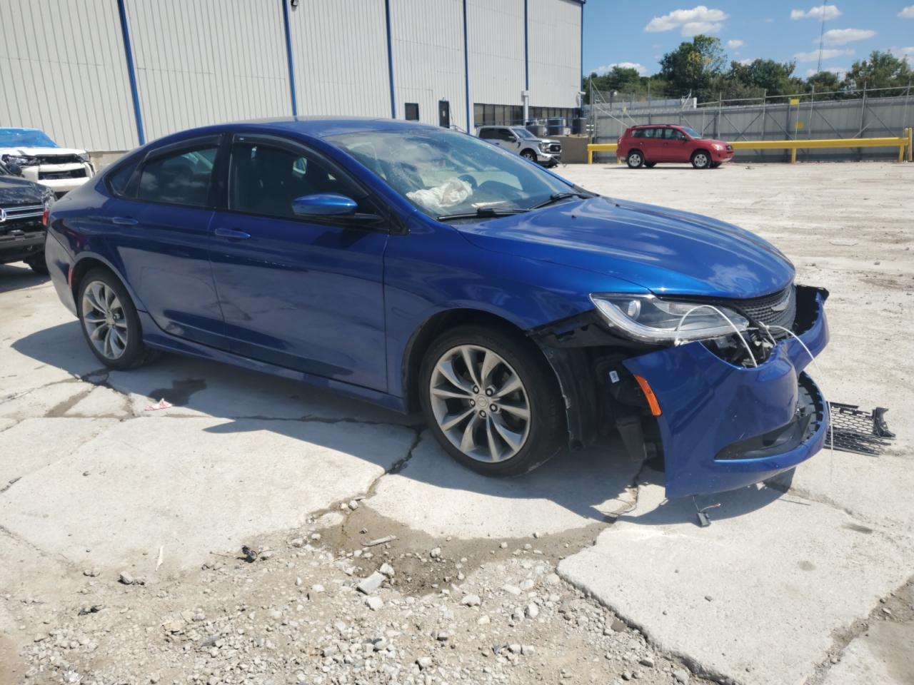 2015 CHRYSLER 200 S photo 4