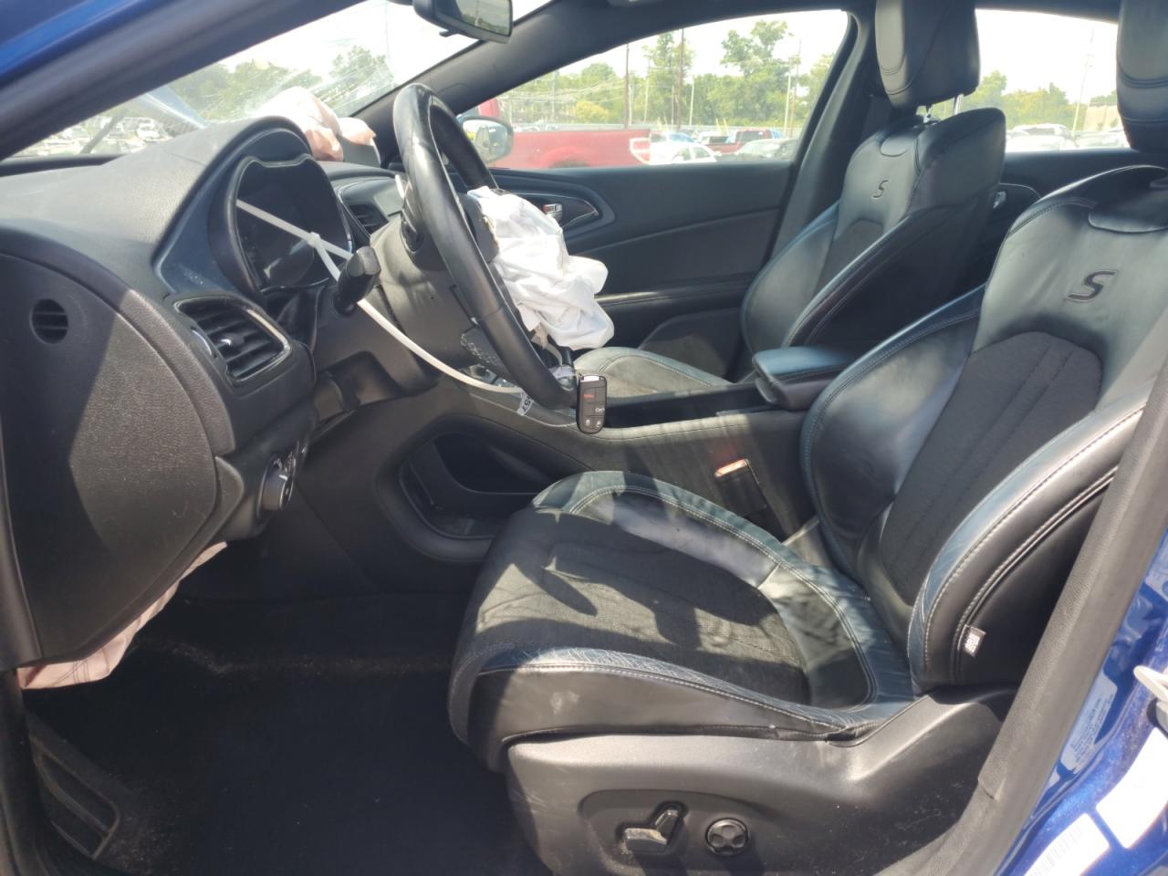 2015 CHRYSLER 200 S photo 7