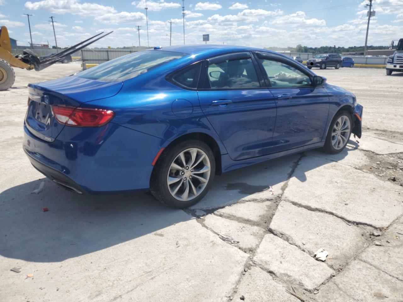 2015 CHRYSLER 200 S photo 3