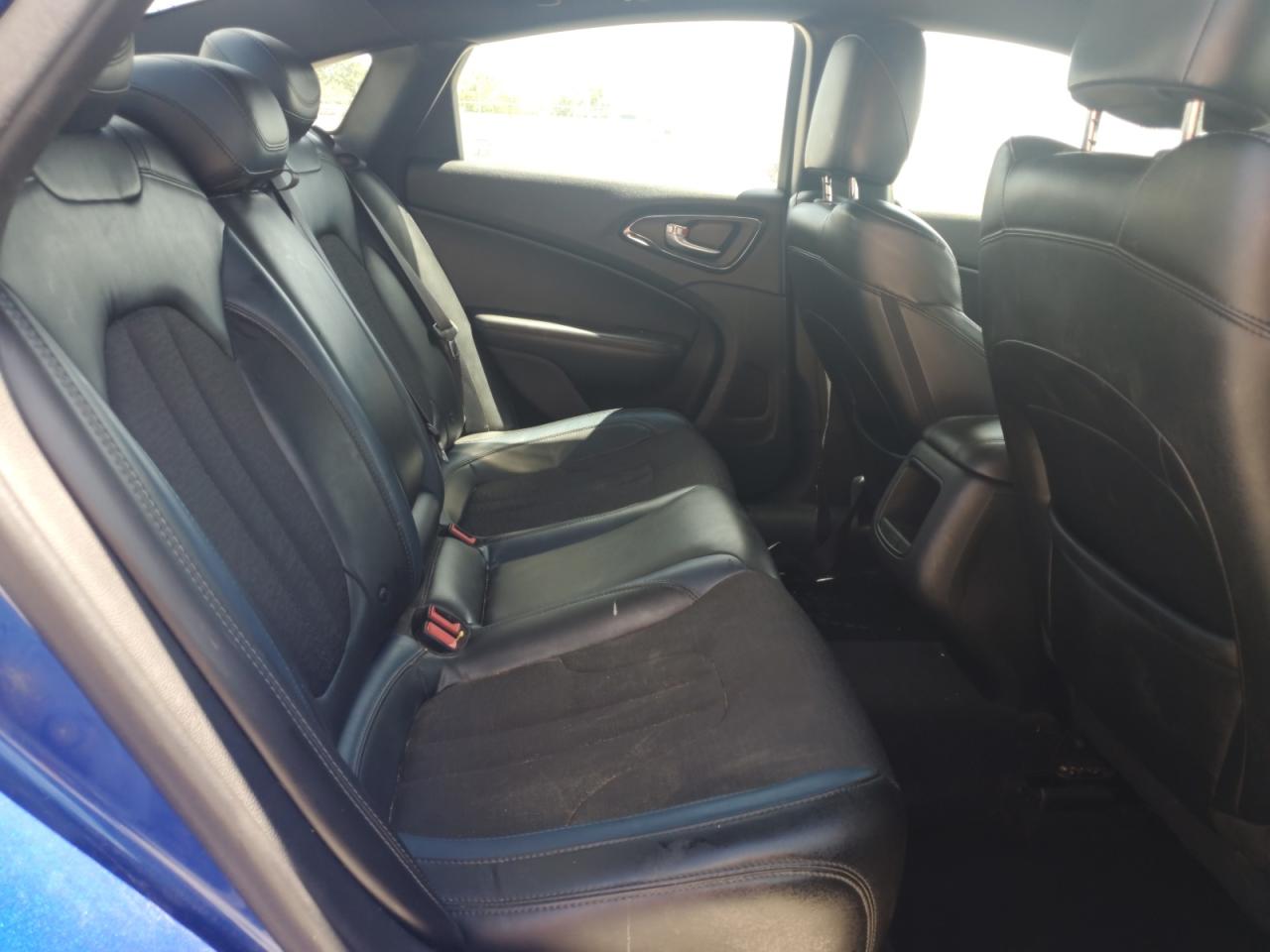 2015 CHRYSLER 200 S photo 10