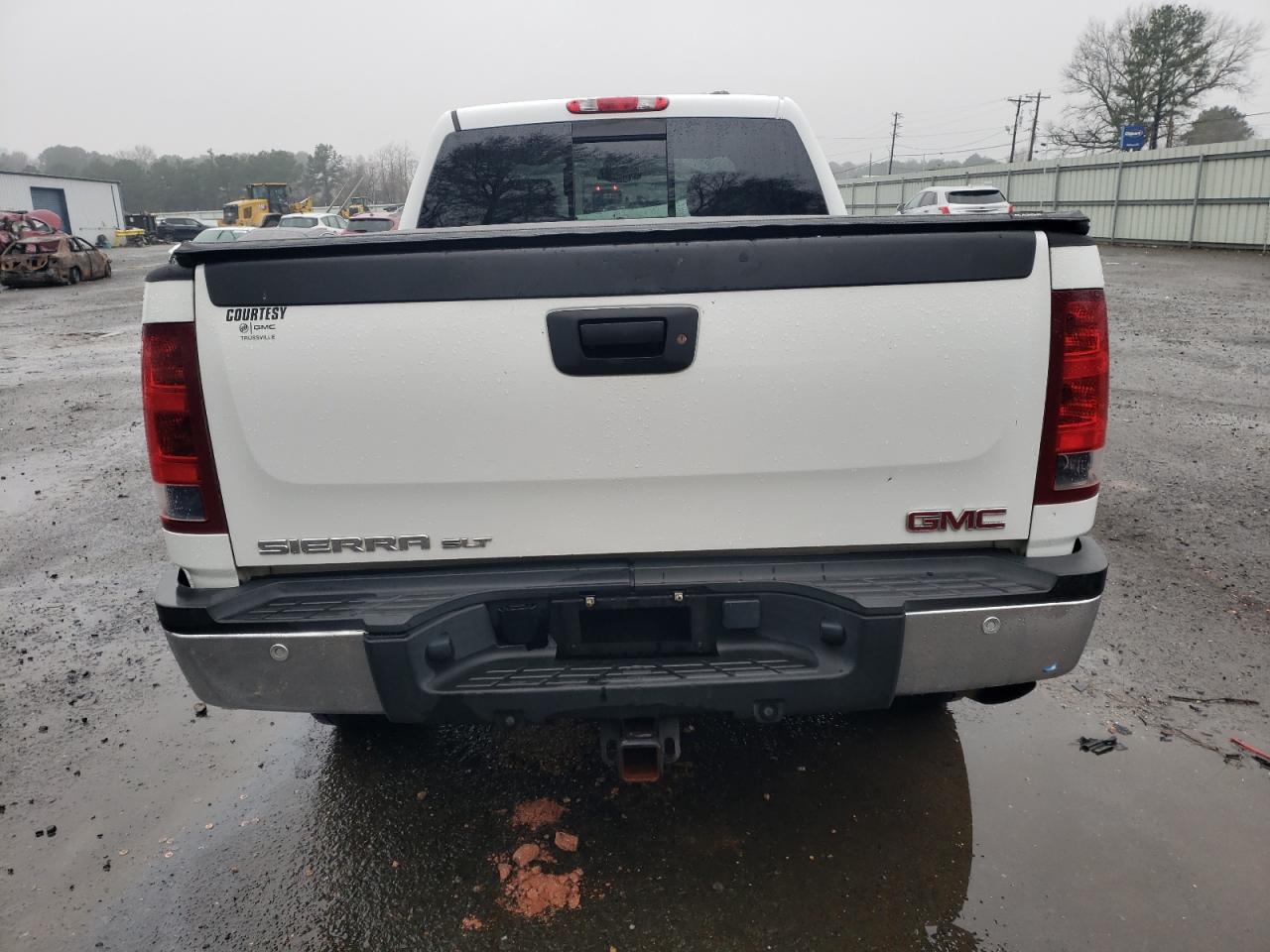 2010 GMC SIERRA K2500 SLT photo 6