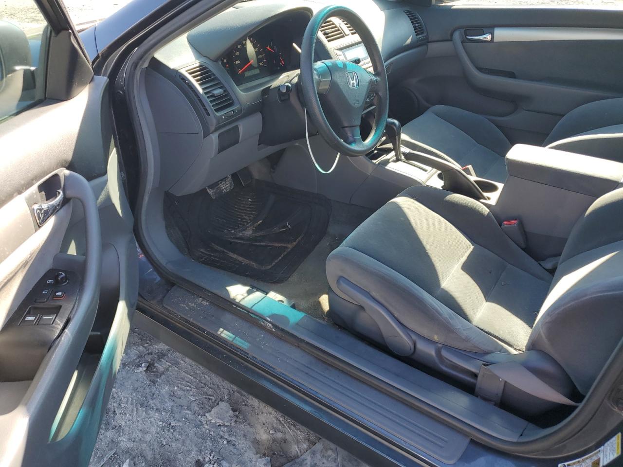 2006 HONDA ACCORD LX photo 8