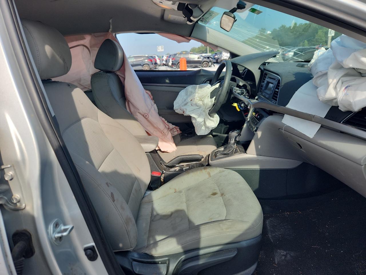 2017 HYUNDAI ELANTRA SE photo 13