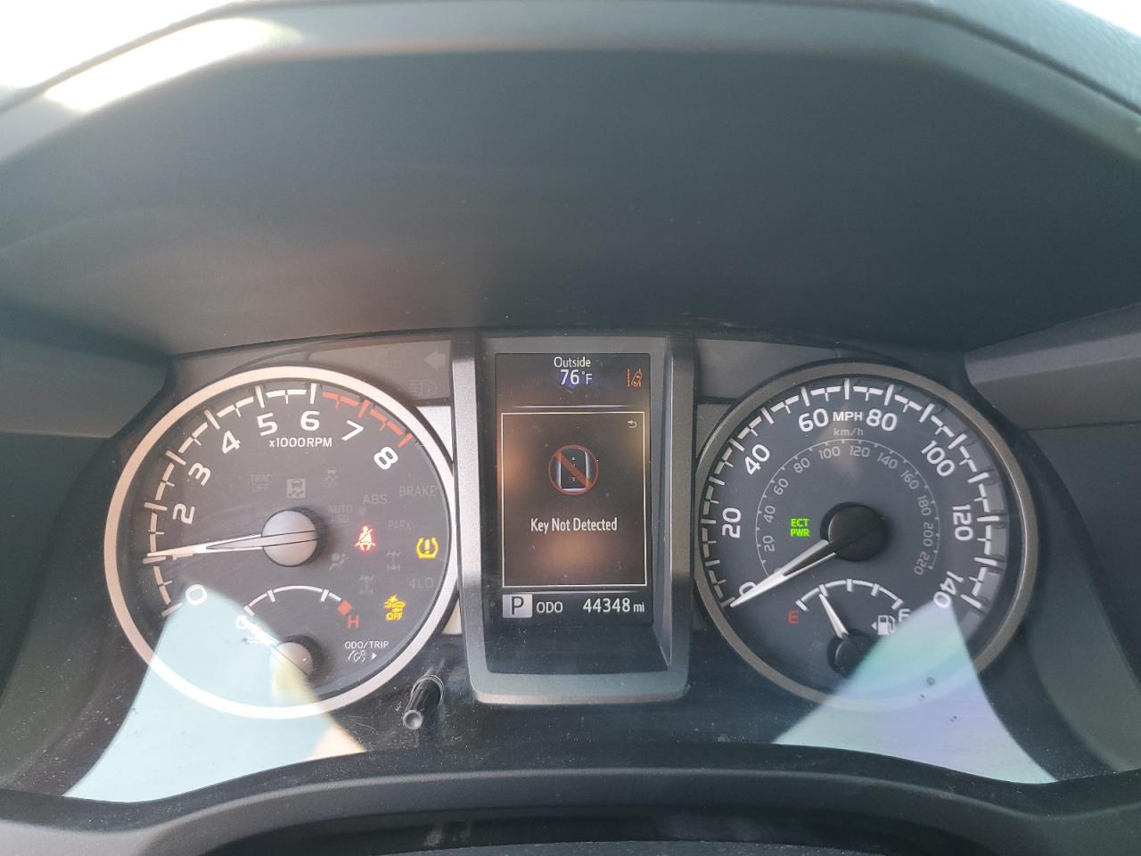 2021 TOYOTA TACOMA photo 9