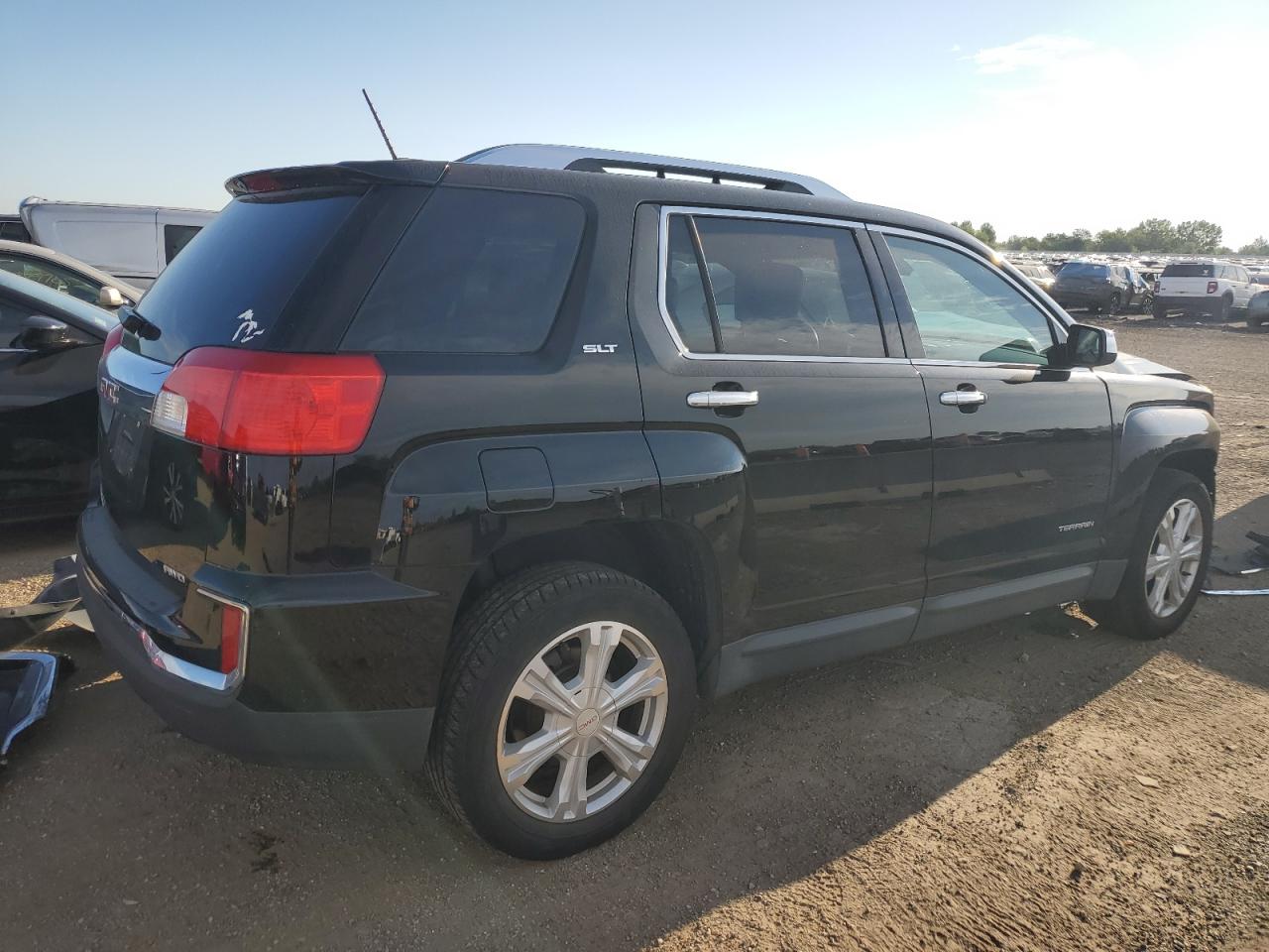 2017 GMC TERRAIN SLT photo 5