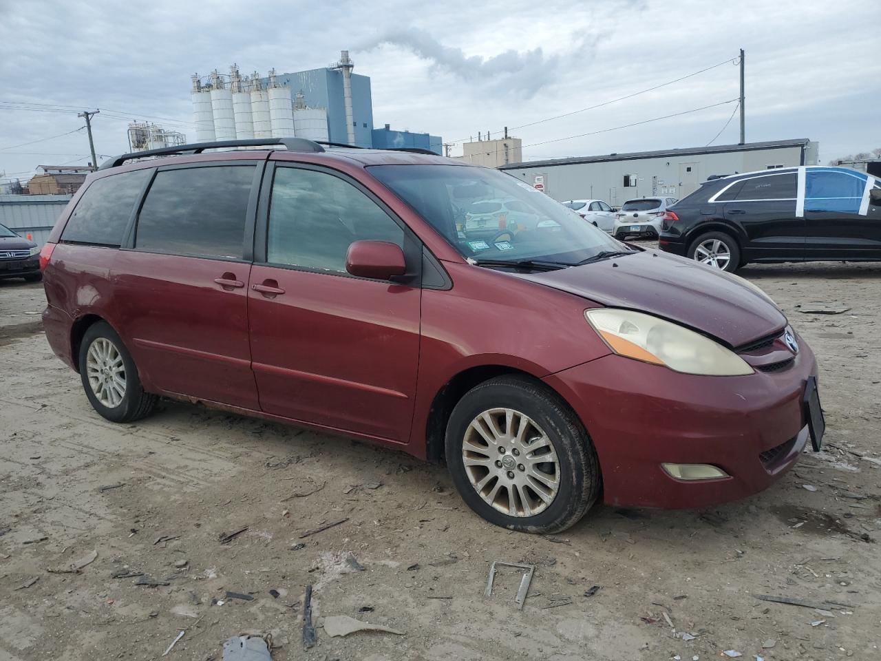 2007 TOYOTA SIENNA photo 4