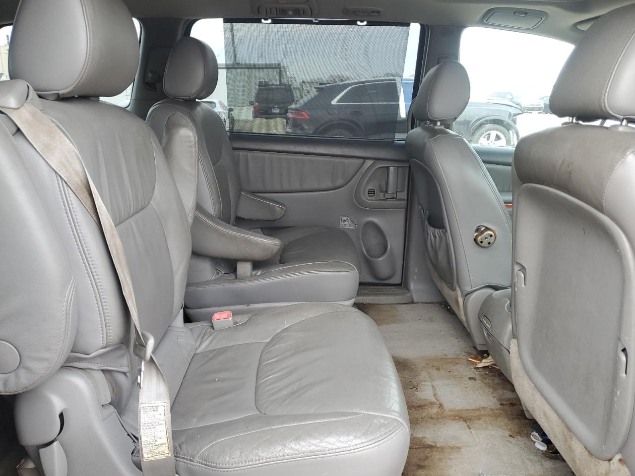2007 TOYOTA SIENNA photo 11
