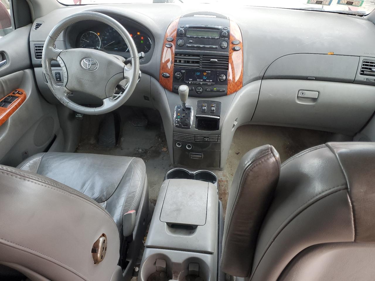 2007 TOYOTA SIENNA photo 8