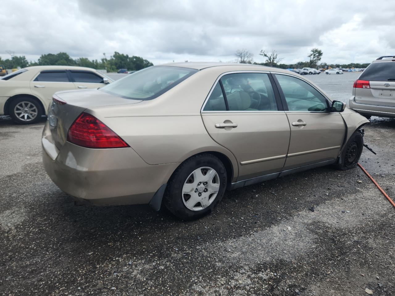 2006 HONDA ACCORD LX photo 5
