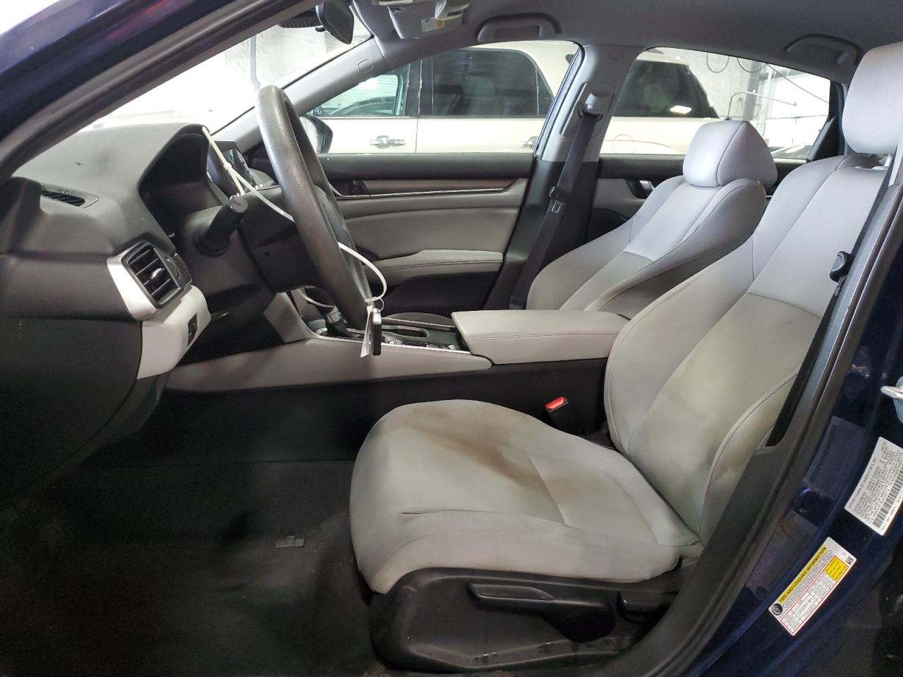 2020 HONDA ACCORD LX photo 13