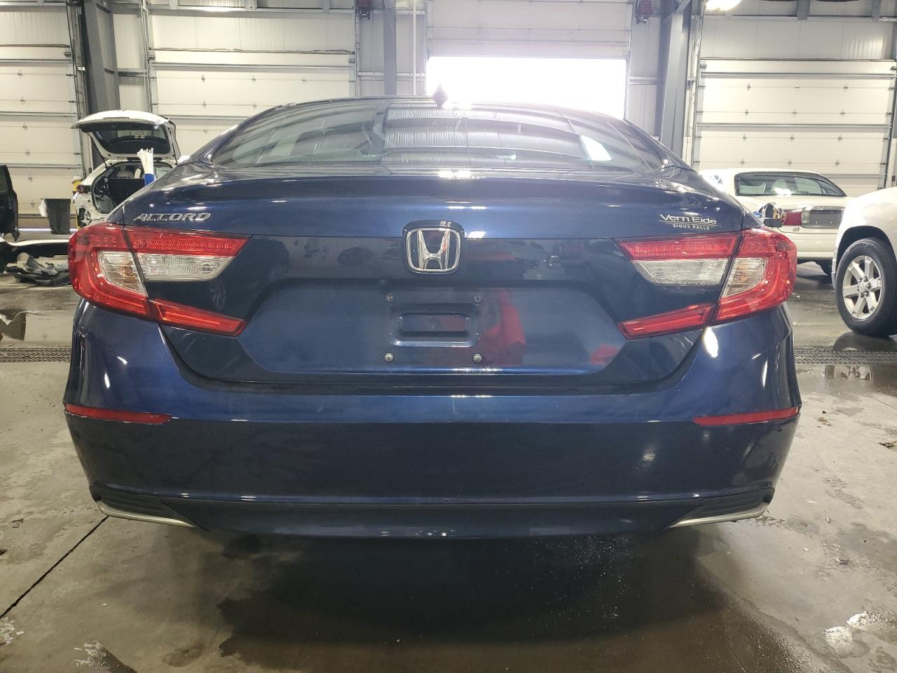 2020 HONDA ACCORD LX photo 11