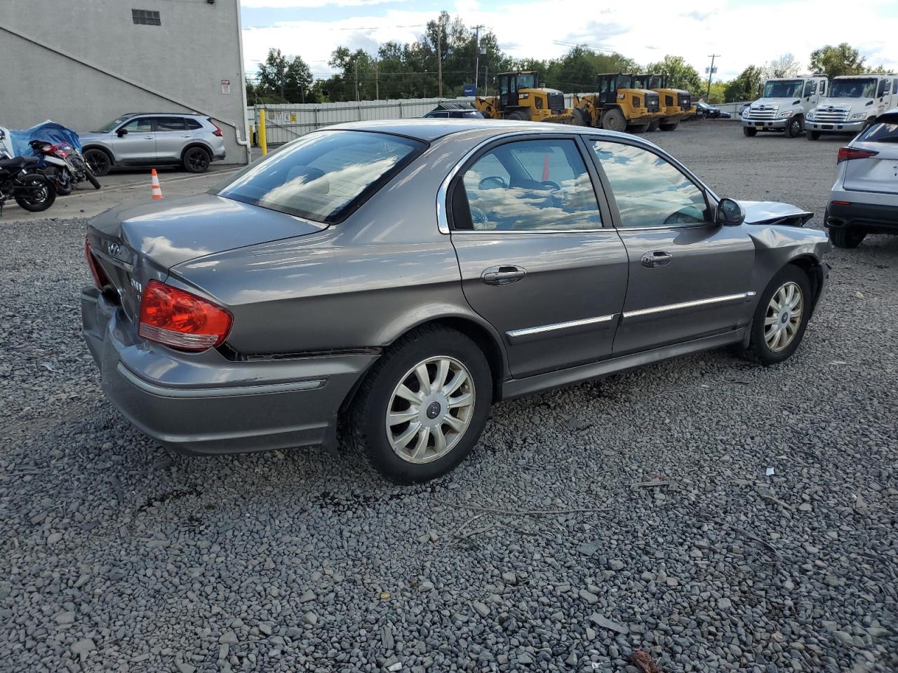2004 HYUNDAI SONATA GLS photo 5