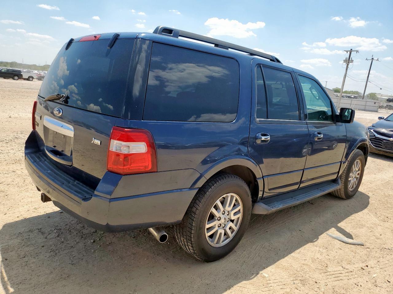 2013 FORD EXPEDITION XLT photo 5
