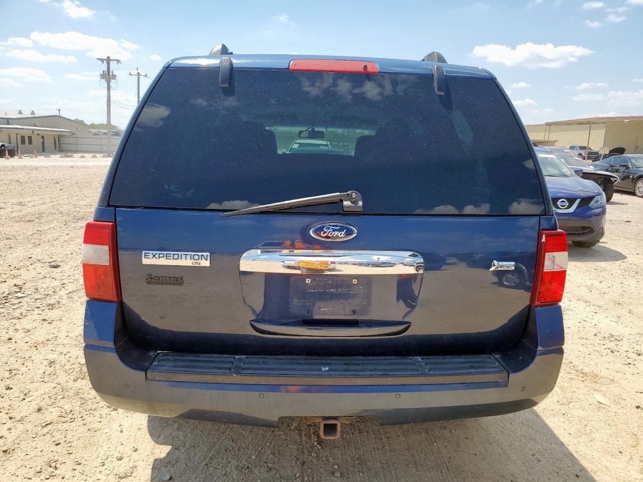 2013 FORD EXPEDITION XLT photo 11