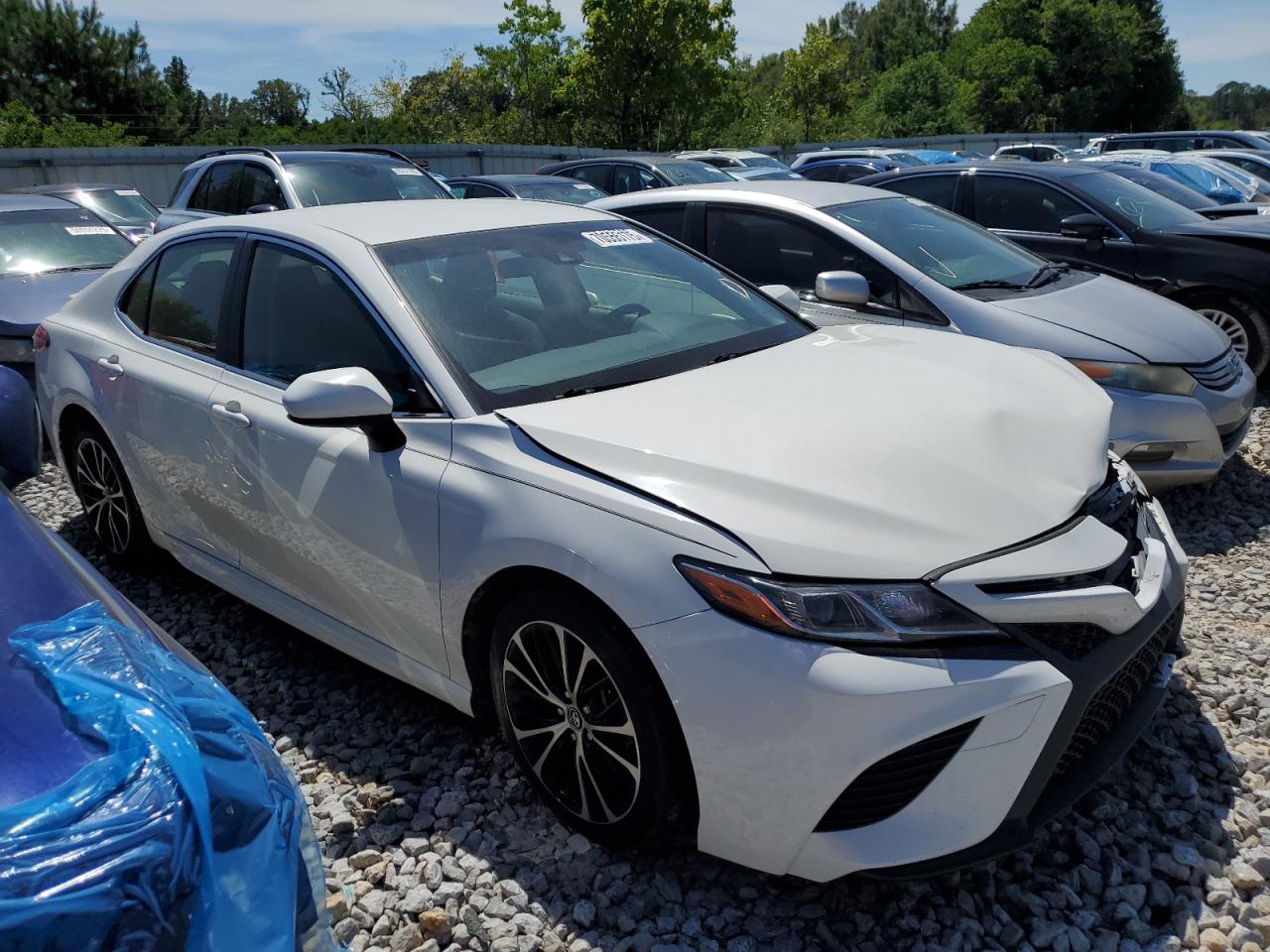 2018 TOYOTA CAMRY L photo 4