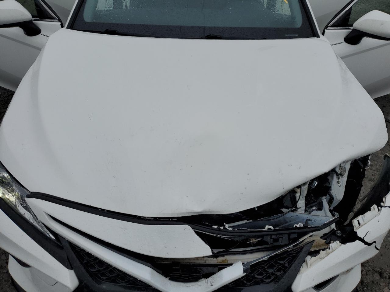 2018 TOYOTA CAMRY L photo 11