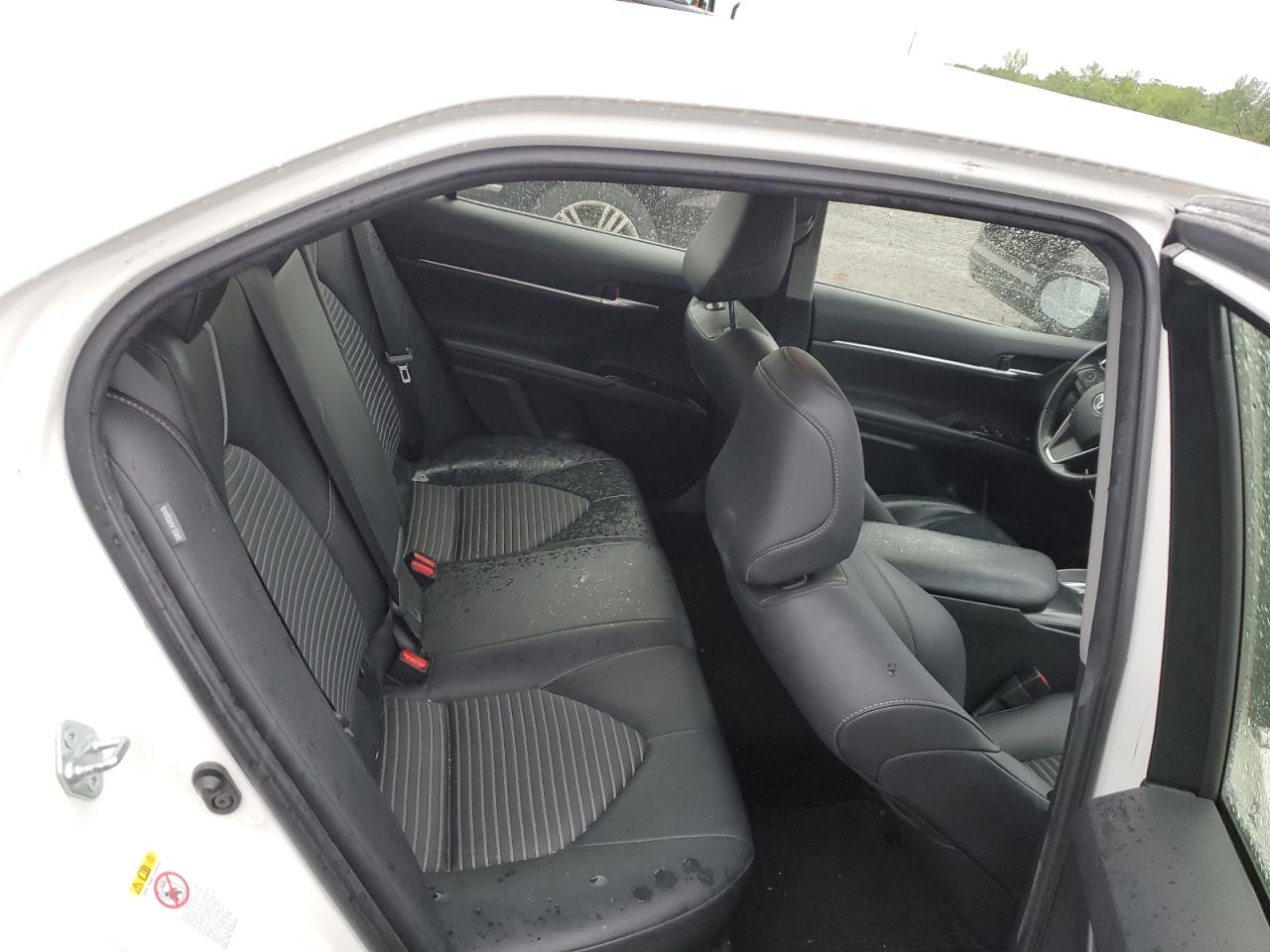 2018 TOYOTA CAMRY L photo 10