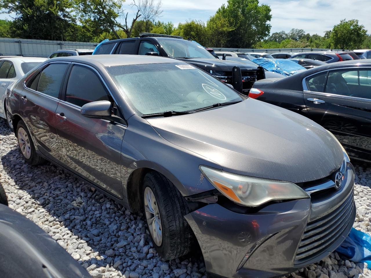 2015 TOYOTA CAMRY LE photo 4