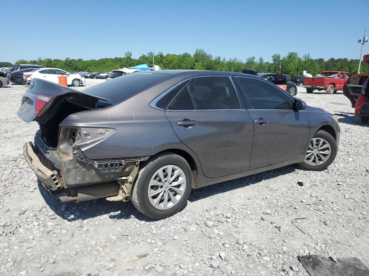 2015 TOYOTA CAMRY LE photo 3