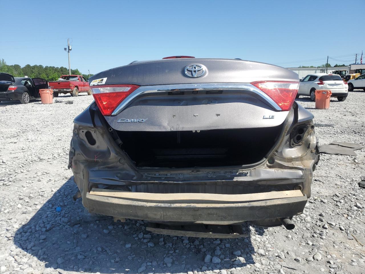 2015 TOYOTA CAMRY LE photo 6