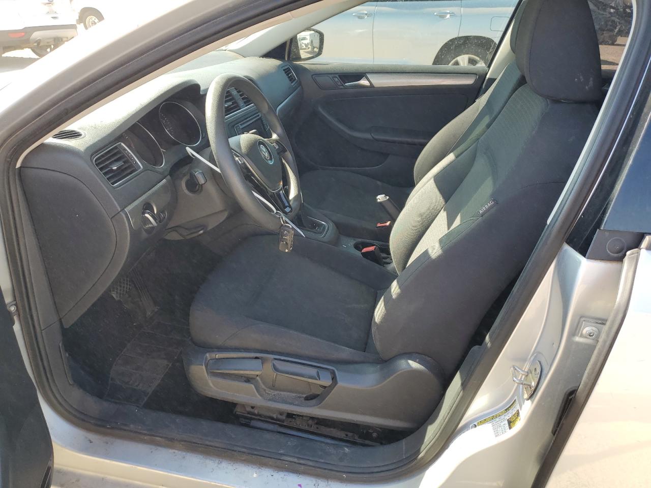 2016 VOLKSWAGEN JETTA SE photo 19