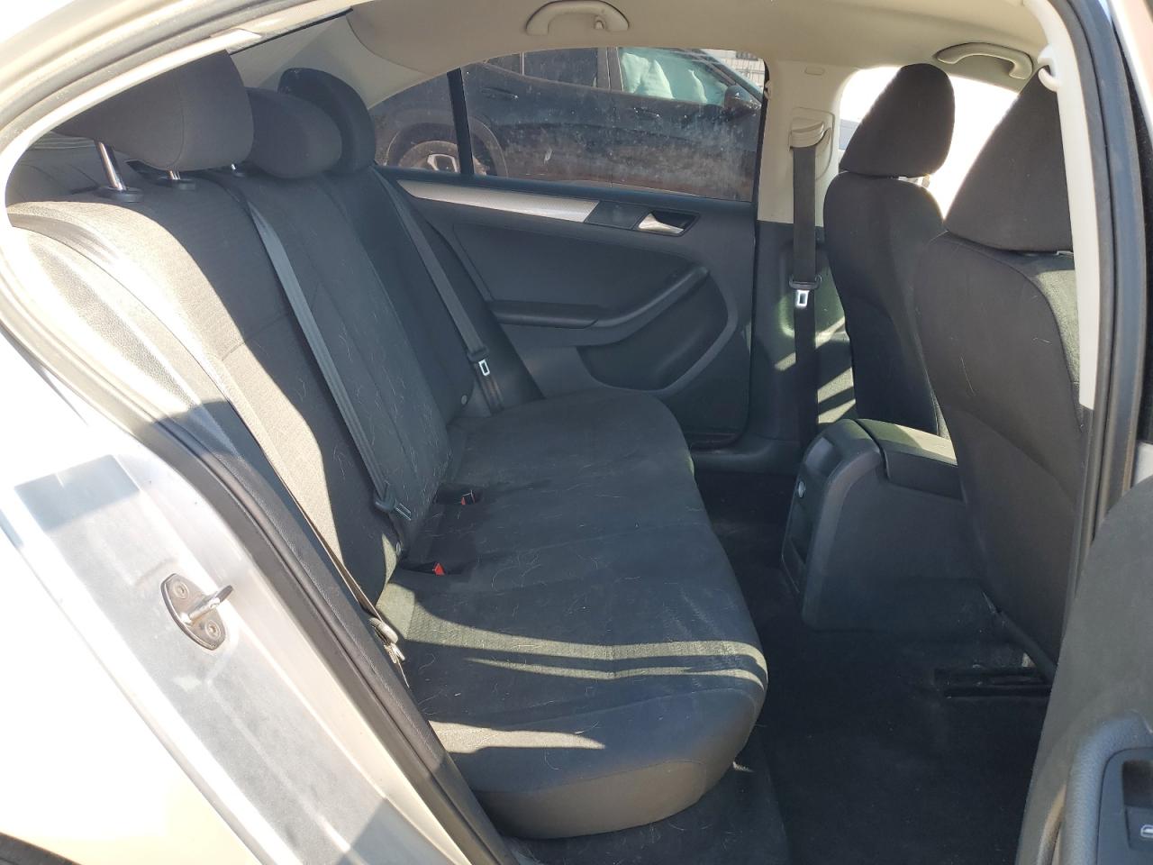 2016 VOLKSWAGEN JETTA SE photo 28