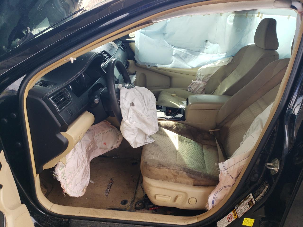 2017 TOYOTA CAMRY LE photo 19