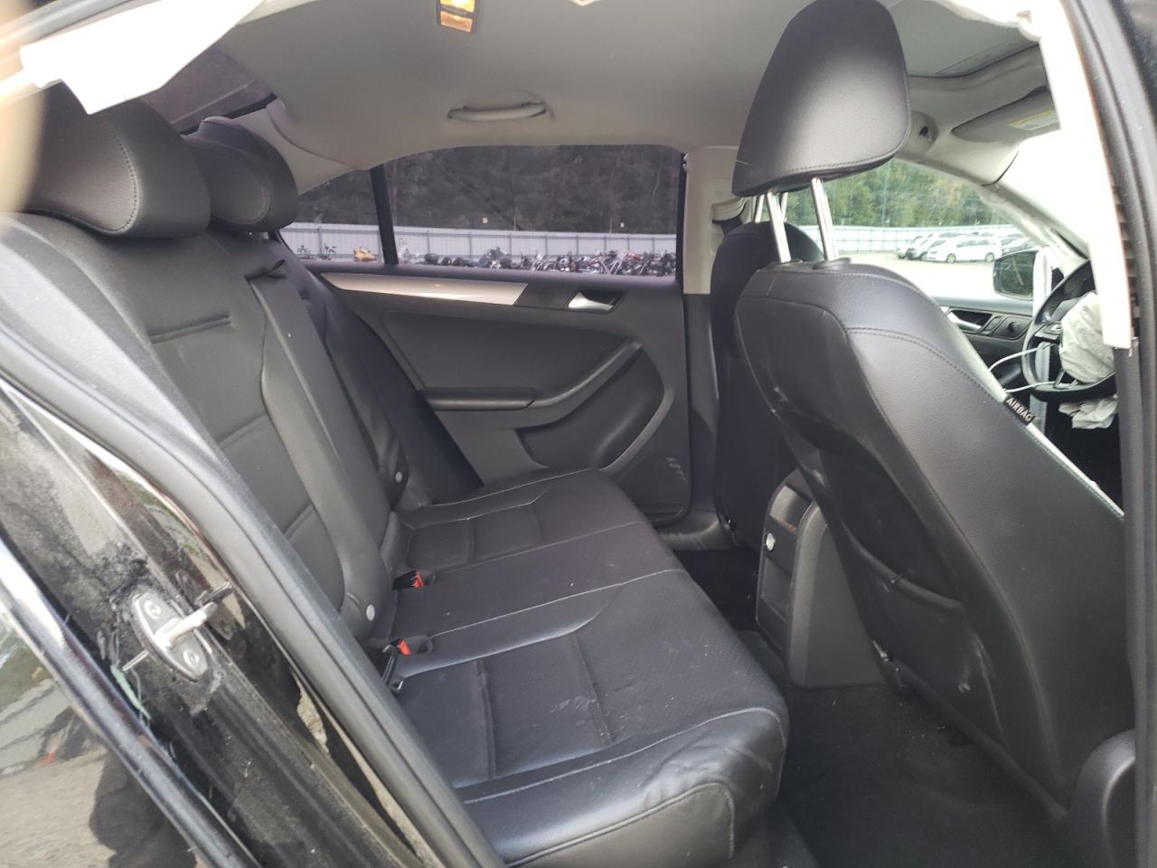2018 VOLKSWAGEN JETTA SE photo 10